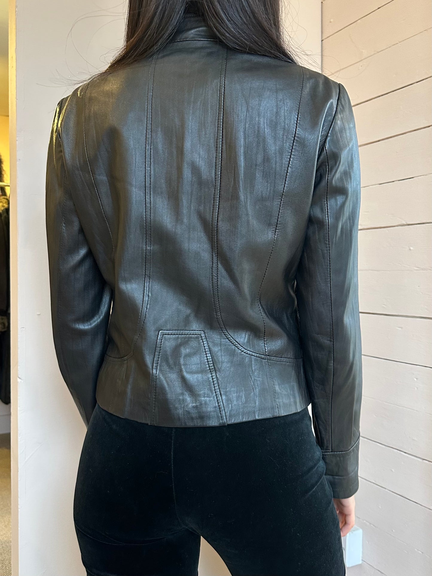 BLACK LEATHER JACKET