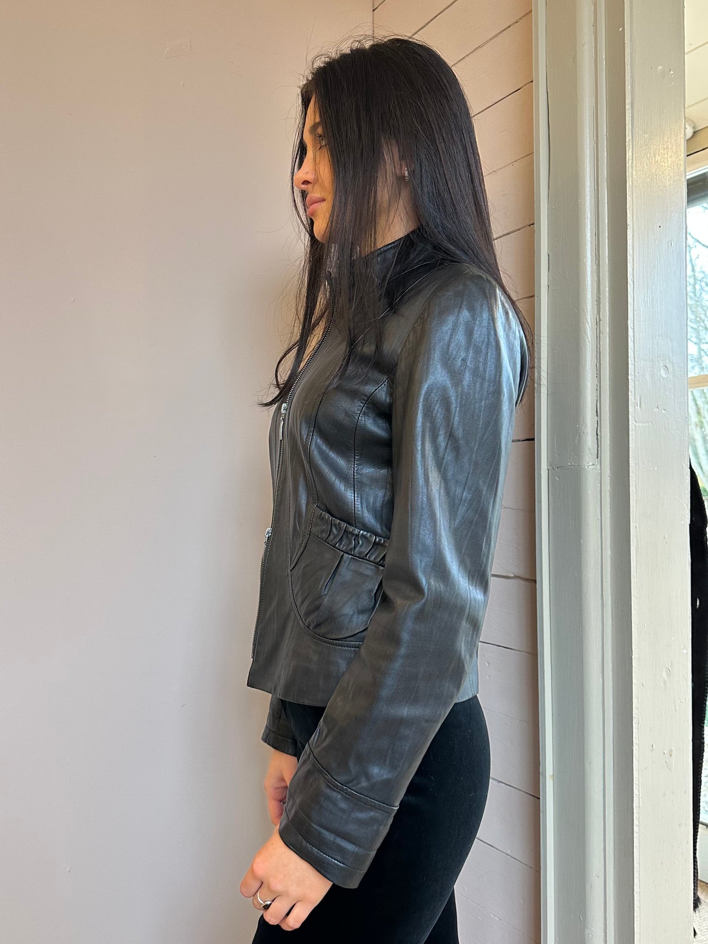 BLACK LEATHER JACKET