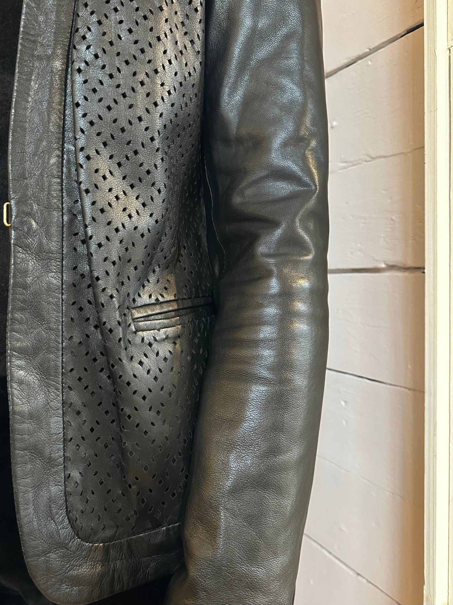 BLACK LEATHER JACKET