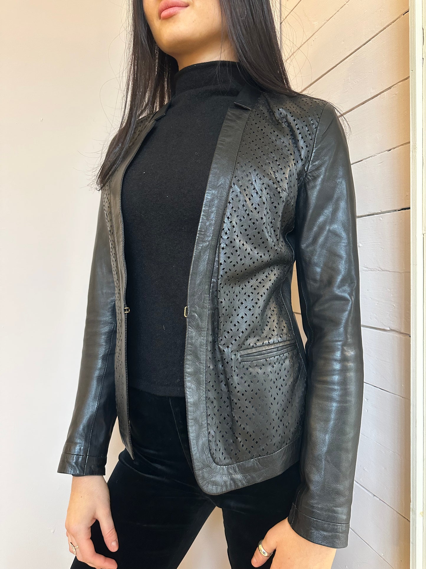 BLACK LEATHER JACKET